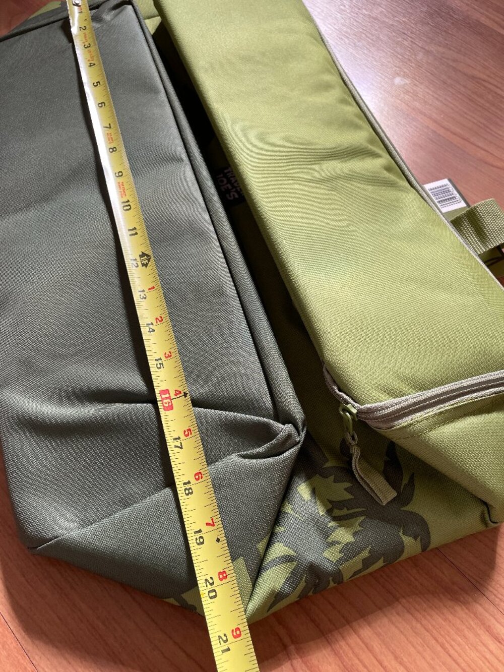 Trader Joe's XL Insulated Tote & THAI Handcrafted Gift Set - 7 items! - Picture 8 of 10